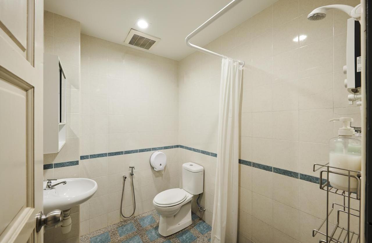 Sleepy Nomad Guesthouse Malacca Екстериор снимка