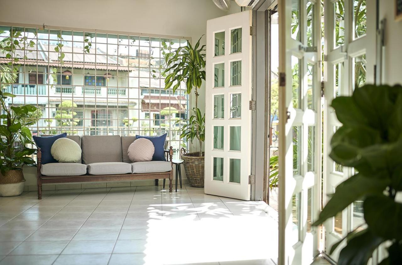 Sleepy Nomad Guesthouse Malacca Екстериор снимка