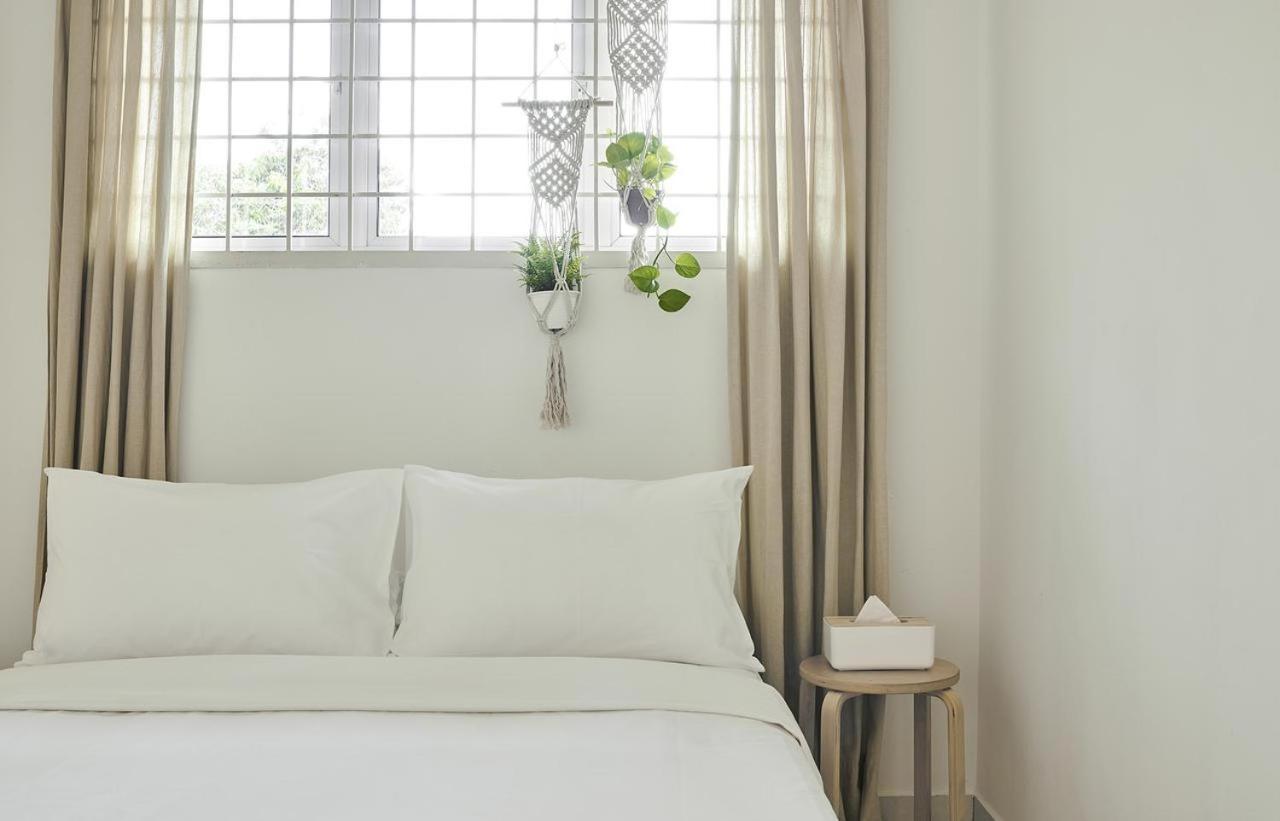 Sleepy Nomad Guesthouse Malacca Екстериор снимка