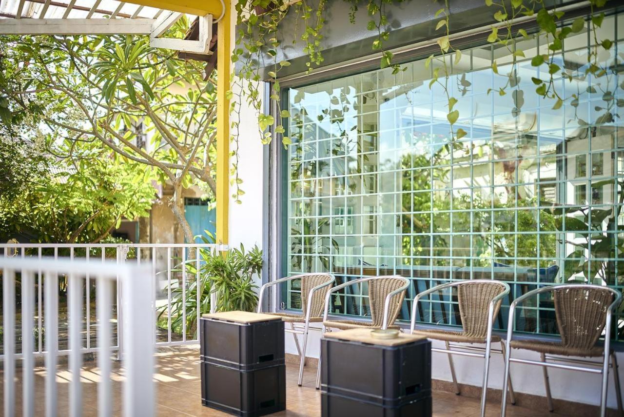 Sleepy Nomad Guesthouse Malacca Екстериор снимка